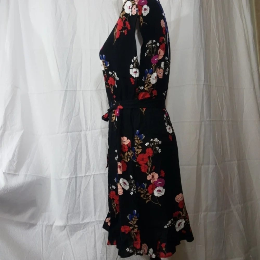 Popsugar tie waist dress in black falling floral mini summer